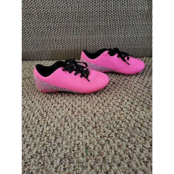 BomKinta hot pink cleats - Picture 3 of 8